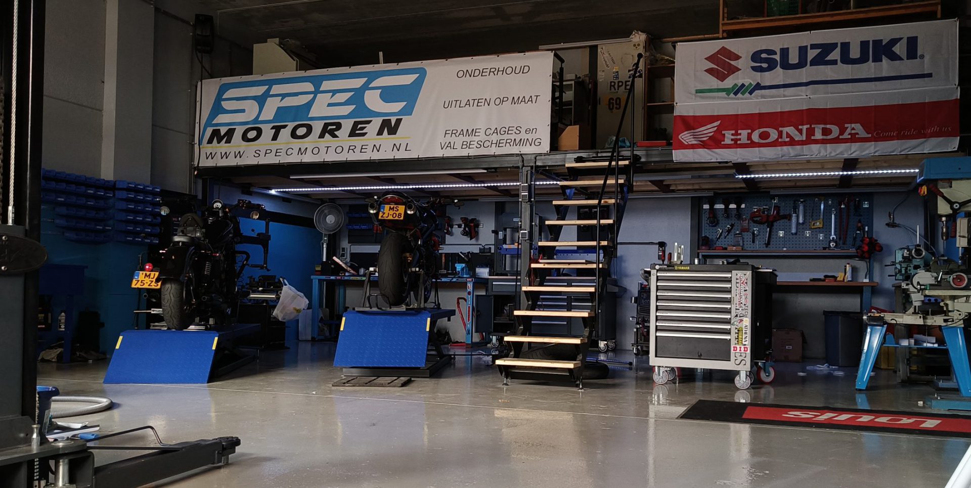 SPEC motor garage